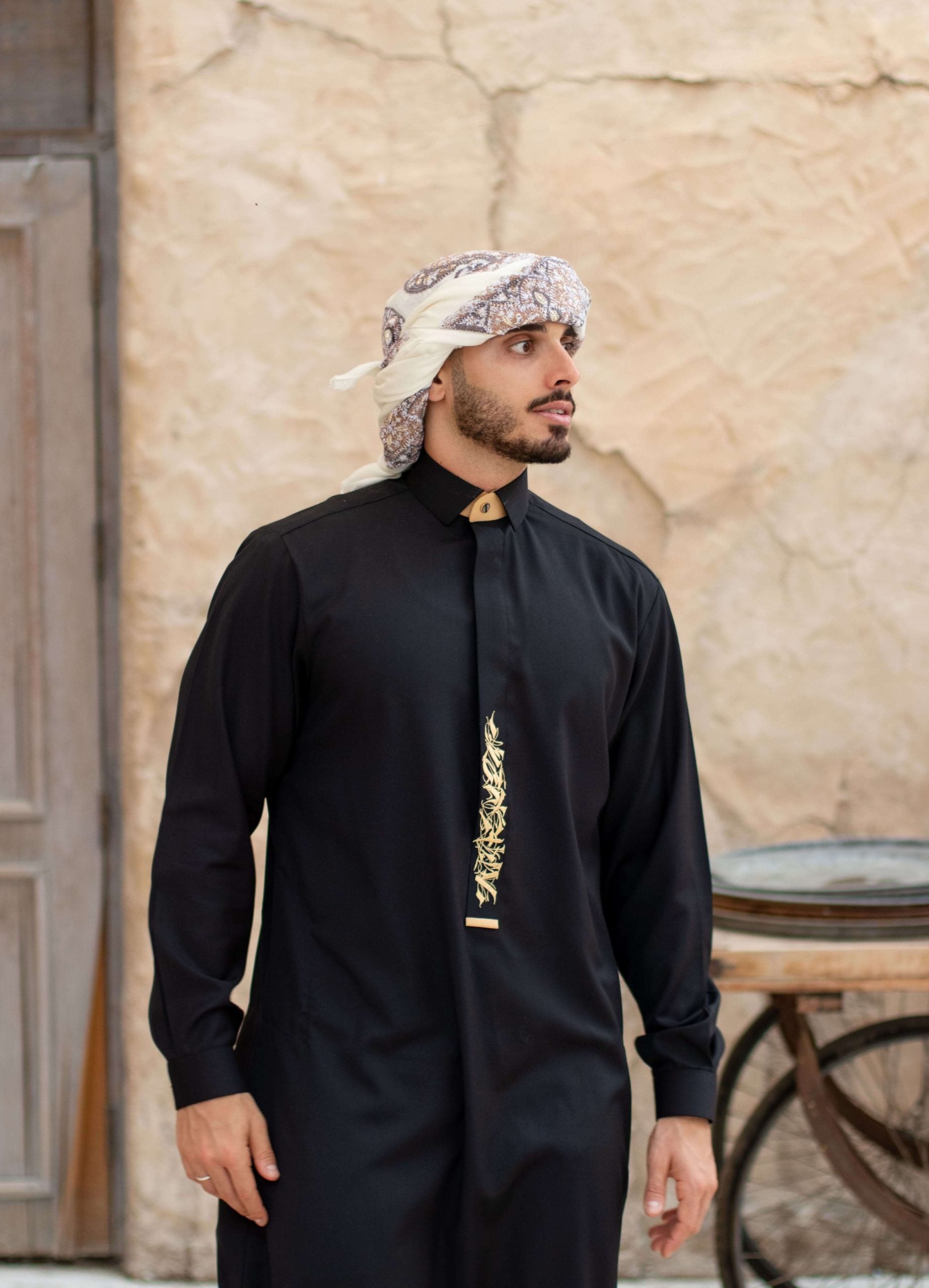 Premium Thobes for Men – Arabic Kandura & Islamic Wear
